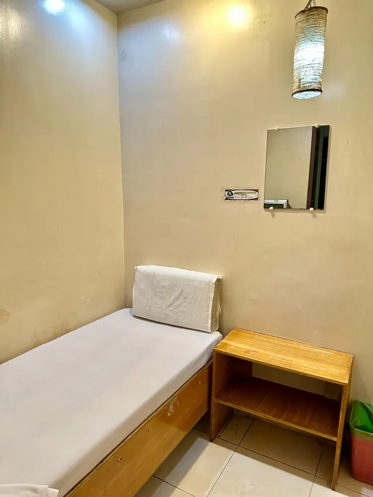 Single Room at D'hillsview Hotel